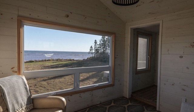 Beachfront Point Prim Cottage-Direct Beach Access