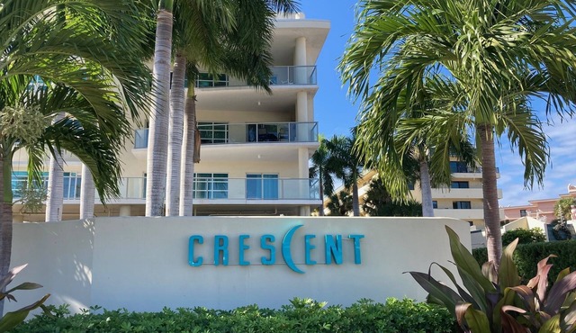 Beachfront Property - Luxury Penthouse - Great Location!