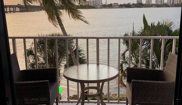 Beachfront! Remodeled! Lovers Key Beach Club #103