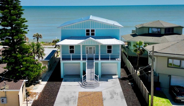Beachfront retreat w views, games, hot tub & more!