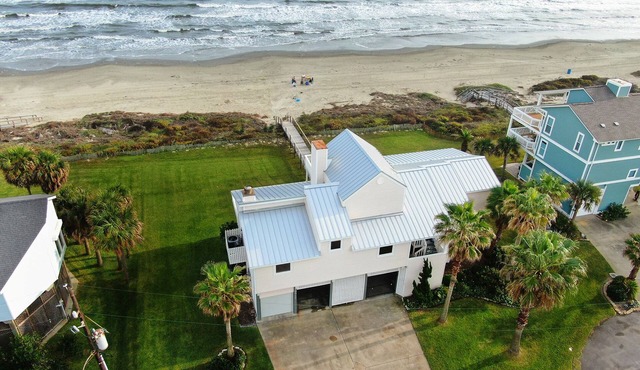 Beachfront Rose - FRONT ROW- Private WALKOVER -Remodeled - Sleeps 14 - EPIC VIEW
