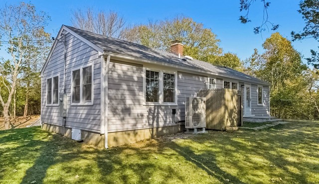 Beachfront + Scenic Sunset Views! East Marion Home