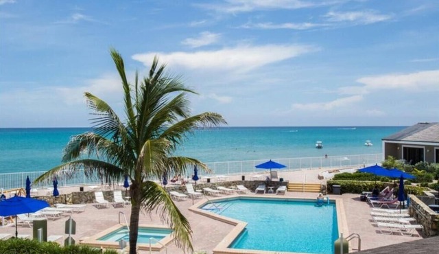 Beachfront secluded two bedroom in Jupiter reef club resort