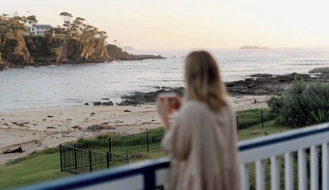 Beachfront Shack in Malua Bay | Pet Friendly with EV Fast Charger