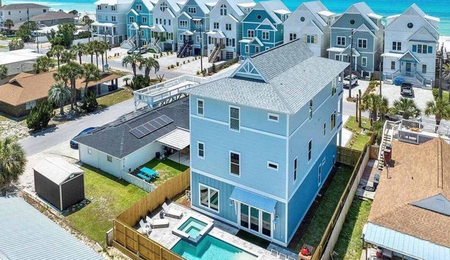 Beachfront Surf House w/Private Pool & Hot Tub