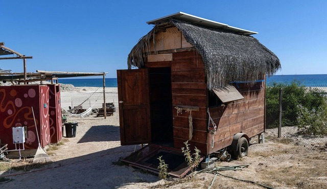 Beachfront Tiny Home on the La Fortuna Surf Break - The Baja Station