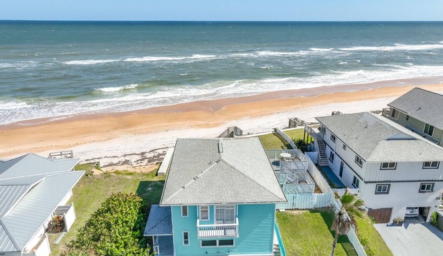 Beachfront Top Floor | King Bed | Direct Access
