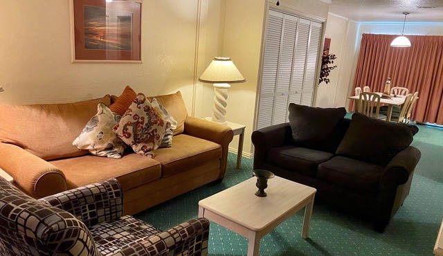 Beachfront Two Bedroom Condo with a Pool/2 nights or 7 nights. Pet friendly!