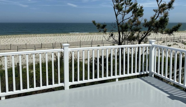 Beachfront Panoramic View Extra Large Deck