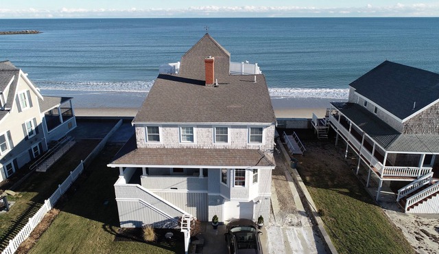 Beachfront vacation house perfect for big family’s!