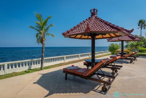 Beachfront Villa at Lovina 10P, Pool, BBQ
