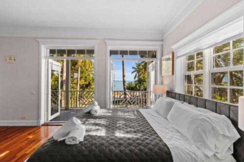 Beachfront Villa at Islamorada BY THE GLAMHOMES