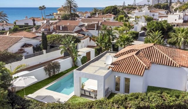 Beachfront Villa Casa Blanca | Ref. #31