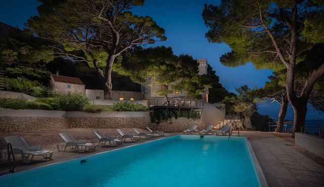 Beachfront Villa Castellum with Pool