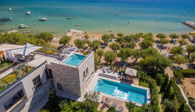 Beachfront Villa Flores: Luxury with Indoor/Outdoor Pools, Rooftop Jacuzzi