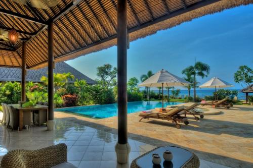 Beachfront Villa Nirwana with Private Jacuzzi
