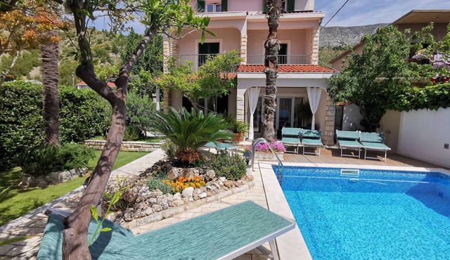 Beachfront Villa Omiš – 20m from Sea, Heated Pool, Sauna & Top Location