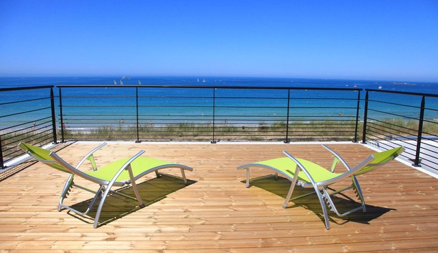 Beachfront villa, spectacular sea view, electric charging station