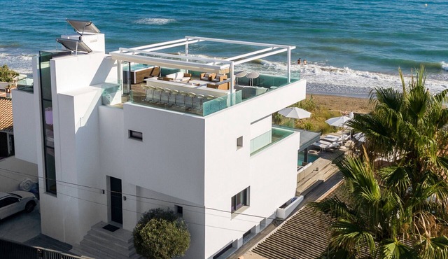 Beachfront Villa with Heated Pool & Spa