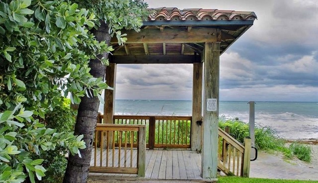 BEACHFRONT, WALK to OCEAN 2 BEDRM, 3 BATHRM, APP VRR-1500402