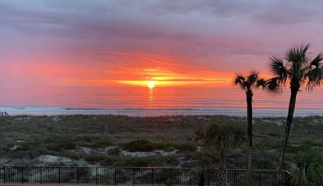 Beachfront with Great Views, beach chairs, pool, tennis Amelia Island