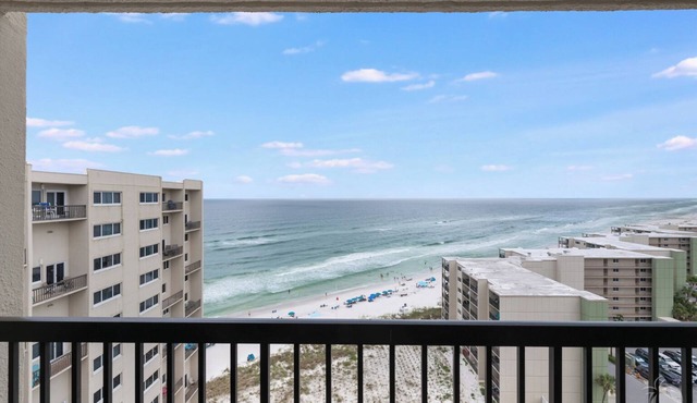 BeachfrontBliss-1BR/2BA-Beachfront/Sweeping Views!