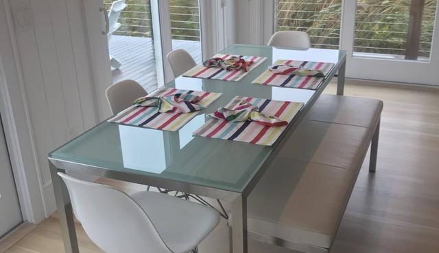 Beachlife on a Private Island Minutes from Manhattan without the Hampton Drive or Fire Island Ferry