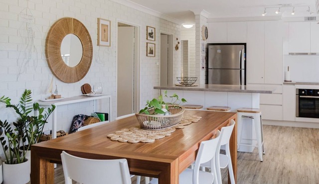 Beachlife - Steps to Mollymook Beach