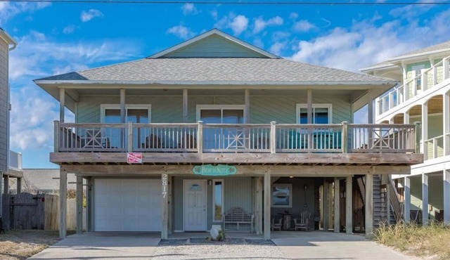 Beachnutz - Amazing Ocean Views from Covered Porch!