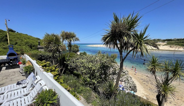 Beachpad's Beach Bungalow on *Best Beach 2024 The Times + hot tub parking wifi