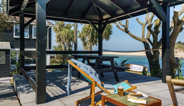 Beachpad's Ferry House on Best Beach 2024 *The Times Pool Hot Tub Parking Wifi