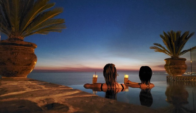 BeachPleaseBaja - Hacienda with Infinity Jacuzzi!