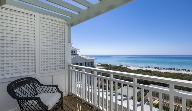 Beachside 17! Gulf Views! Steps to Beach Club! 4 Bikes!