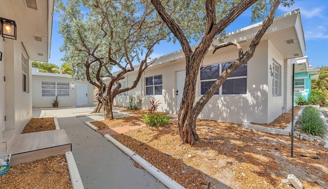 Beachside 1BR in Hollywood | Parking + WiFi