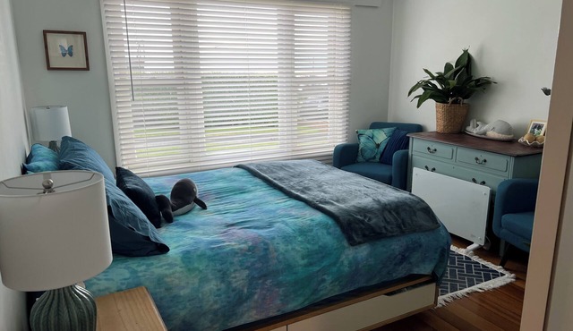 Beachside 2-bedroom apartment with Ocean Views