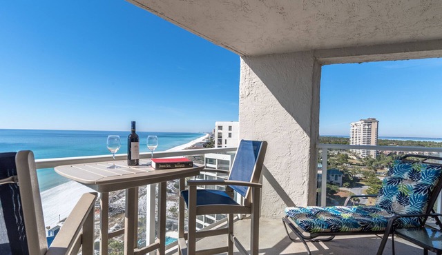 BEACHSIDE 2 SANDESTIN BEACH FRONT 1 BR KING, NEW POOL AND HOT TUB! SUNSETS!
