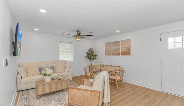 Beachside 3BR/3BA Bungalow, 1 Block from the Ocean
