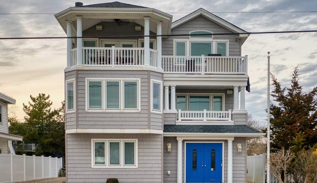 Beachside 8BR 1 Block from Ocean Welcoming Visitors for the 2026 World Cup!