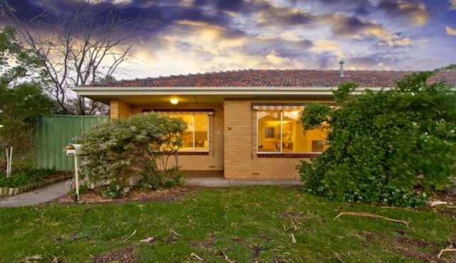 Beachside and 15mins to city. Perfect for LIV Golf, 4 mins away. Pet Friendly!