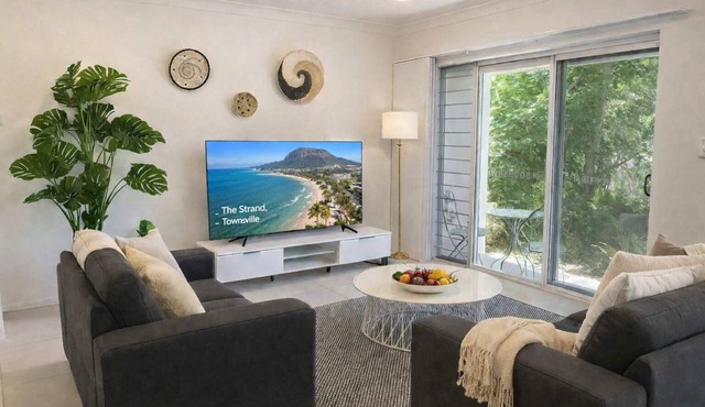 Beachside Apartment – Stroll to the Seaside