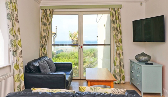 Beachside apartment, two storeys with sea views