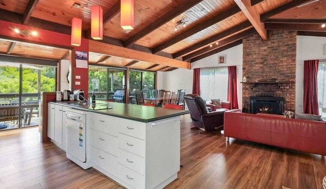 Beachside atmosphere with modern comfort