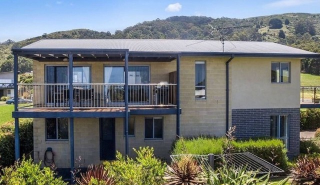 Beachside Bliss · Beachside Bliss with Secure yard l Pet Friendly