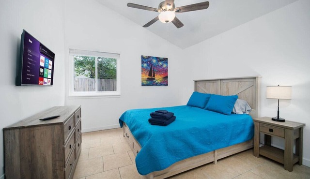 Beachside Bliss, Pet-Friendly Patio Spot
