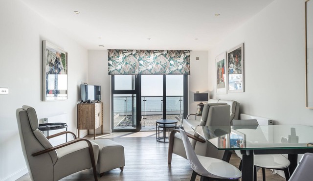 Beachside -Brand new 2 bed apartment with sea view & parking