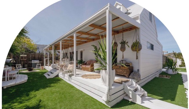 Beachside Cabin - 200m walk to beach!