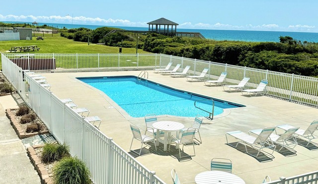 BEACHSIDE COMMUNITY 2nd Floor Private Beach Access Pool Kitchen BBQ Grills