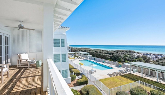 Beachside Condo 13! Amazing Gulf Views! 4 Adult Bikes!