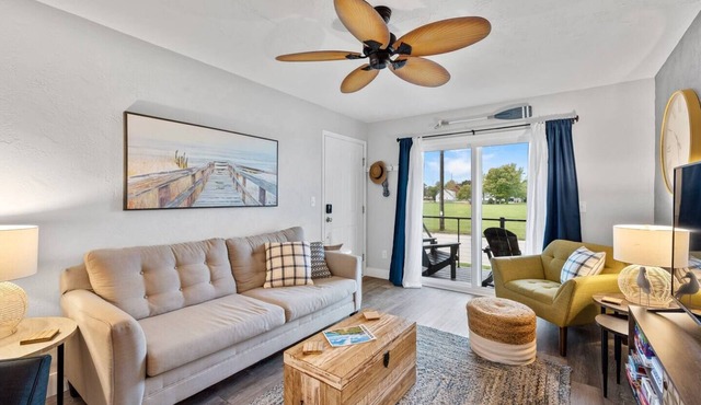 Beachside Condo Downtown with Lake Michigan Views