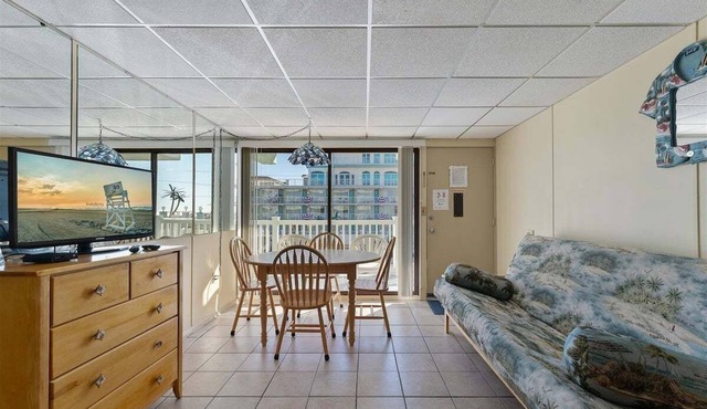 Beachside Condo w/, Ocean Views | Pool | BBQ Grill